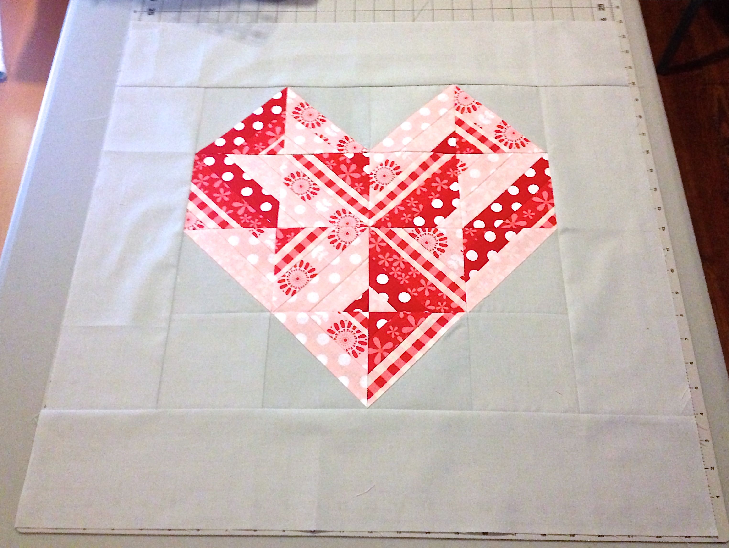 Free Pattern Feel The Love Valentine Wall Hanging The Sassy Quilter